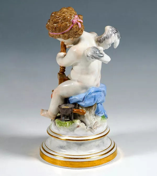 Meissen マイセン ハートをパンクさせているキューピッド