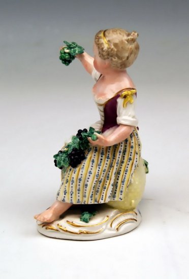 マイセン人形 葡萄をもつ少女 マイセン人形 葡萄をもつ少女