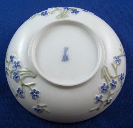 マイセン蓋付きチョコレートカップ&ソーサペア