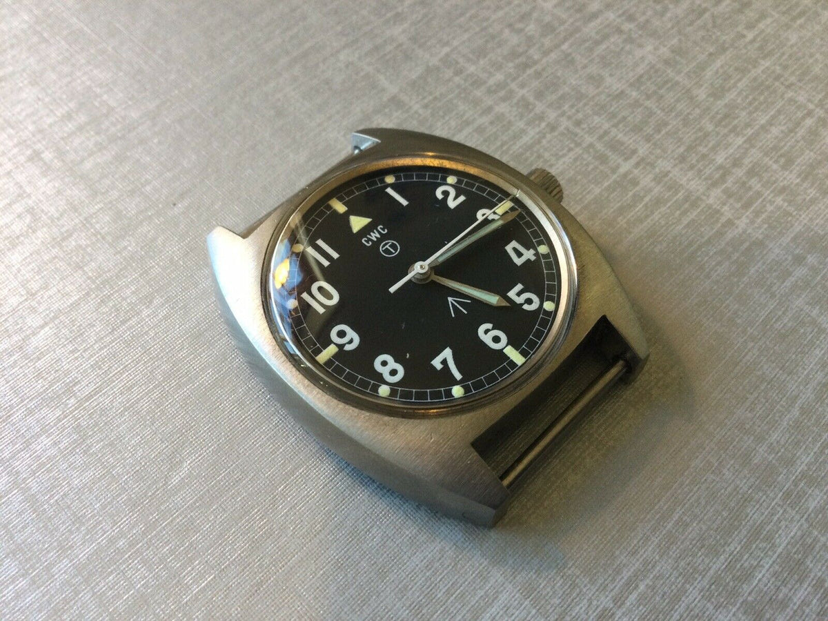 極美品 CWC手巻きヴィンテージ時計 1979年製　イギリス軍 W10 極美品 CWC手巻きヴィンテージ時計 1979年製 イギリス軍 W10