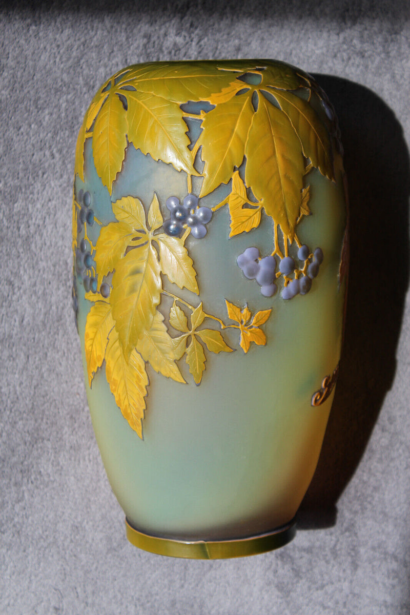 エミールガレ スフレの技法を使った野葡萄の花瓶 – アンティーク