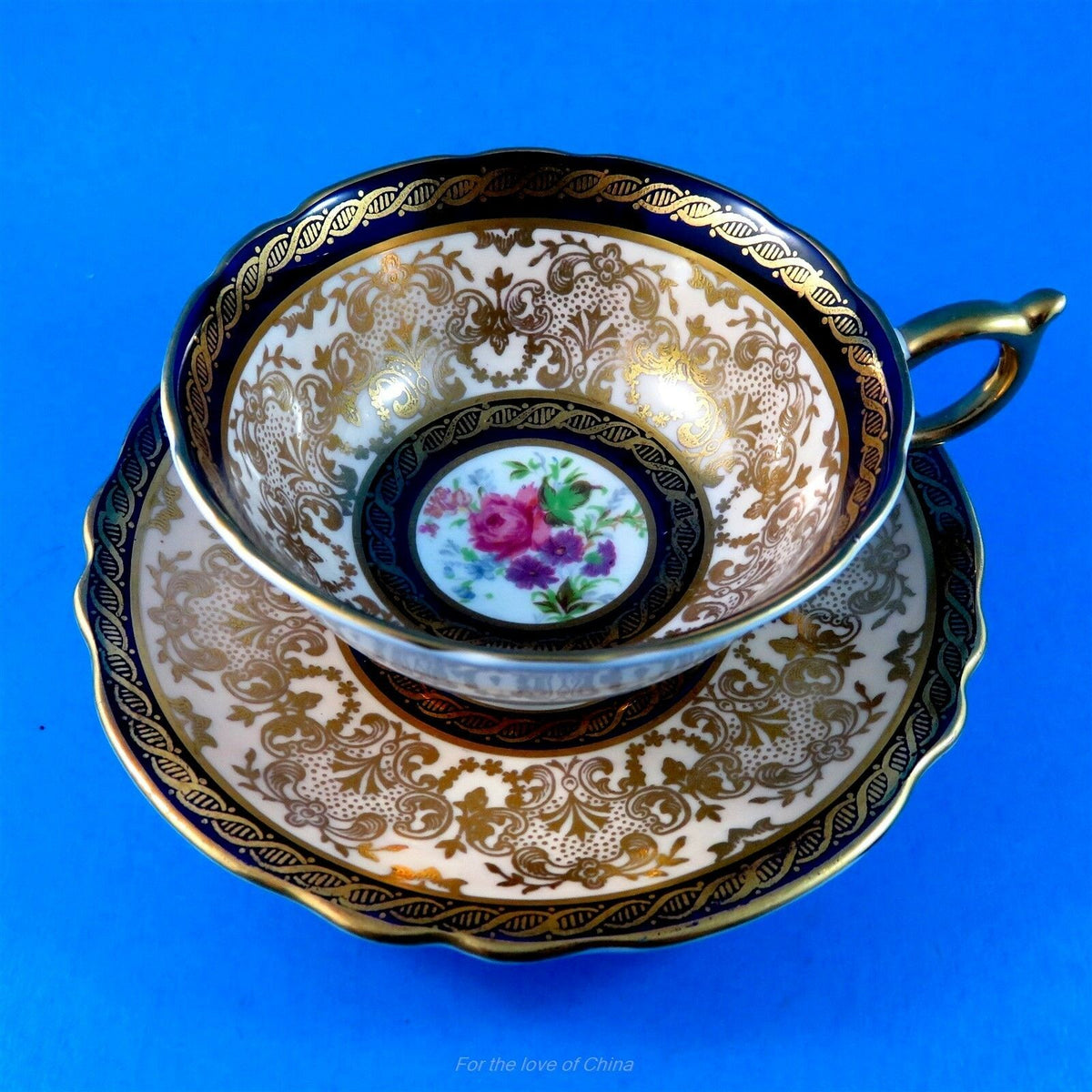 Paragon パラゴン　カップ　ソーサー シノワズリ柄　希少柄 パラゴン 深いゴールドとコバルト縁の花柄カップ&ソーサー