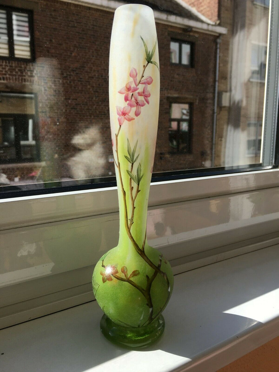 ドーム兄弟(ドームナンシー )ジンチョウゲの花の縦長の花瓶 ドーム兄弟(ドームナンシー )ジンチョウゲの花の縦長の花瓶