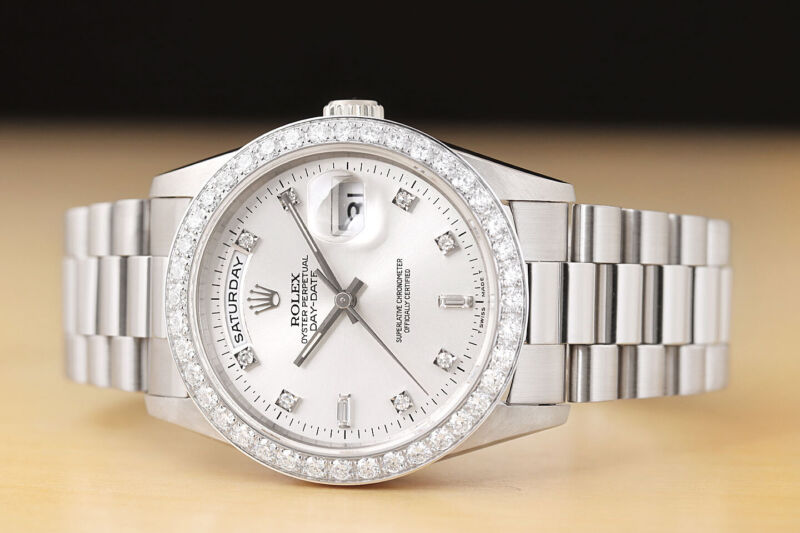 ロレックス メンズ デイデイト Ref.18239 ダイヤモンドダイヤル＋2カラットベゼル 18Kホワイトゴールド腕時計