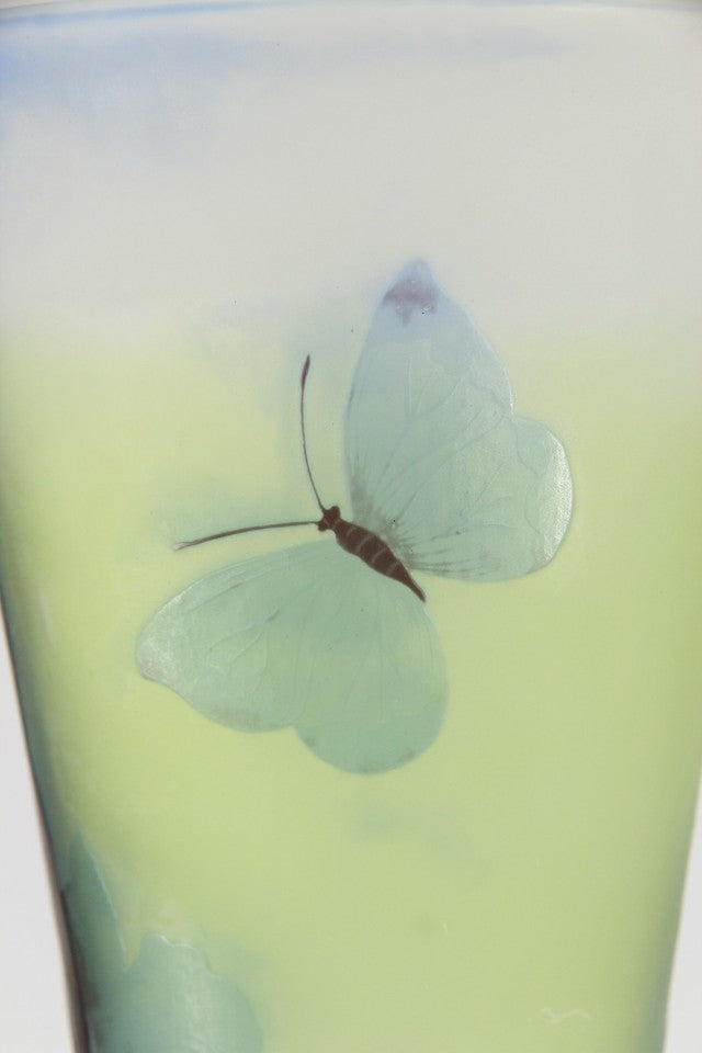 エミール・ガレ グラジオラスと蝶文 酸化腐食彫 カメオガラス 大型花瓶（1910年頃）