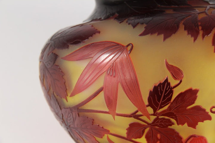 エミール・ガレ クレマチス文 酸化腐食彫 カメオガラス 花瓶（1925年頃）