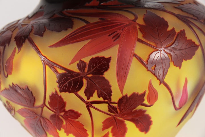エミール・ガレ クレマチス文 酸化腐食彫 カメオガラス 花瓶（1925年頃）