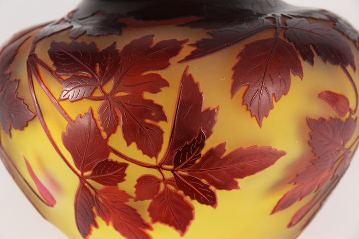 エミール・ガレ クレマチス文 酸化腐食彫 カメオガラス 花瓶（1925年頃）