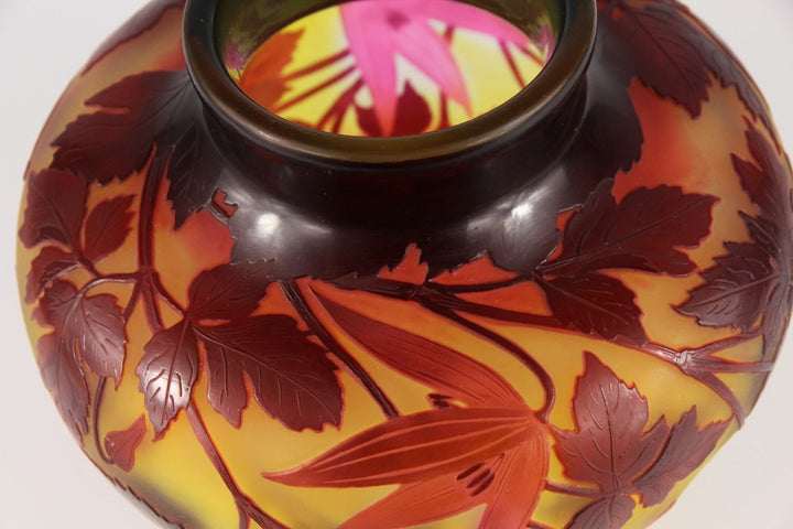 エミール・ガレ クレマチス文 酸化腐食彫 カメオガラス 花瓶（1925年頃）