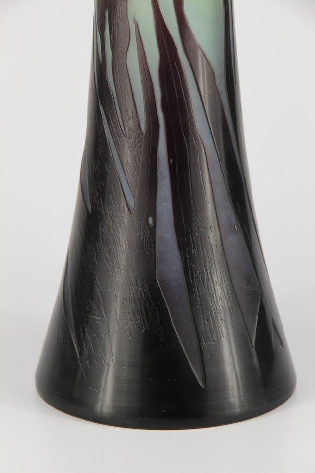 エミール・ガレ グラジオラスと蝶文 酸化腐食彫 カメオガラス 大型花瓶（1910年頃）