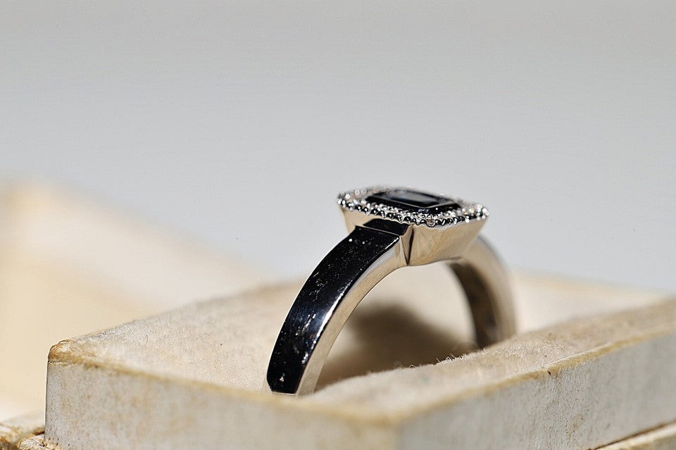 18Kホワイトゴールド天然ダイヤモンドとサファイアの装飾リング