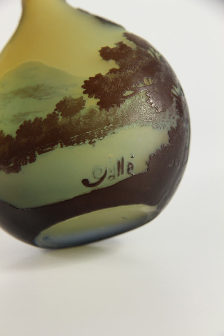1920年頃の製造 エミールガレ「ヴォージュの風景」文 カメオ・ガラス花瓶
