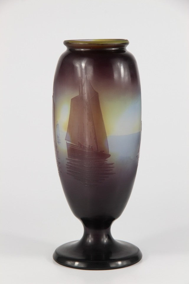 エミール・ガレ 帆船文 酸化腐食彫 カメオガラス 花瓶（1920年頃）