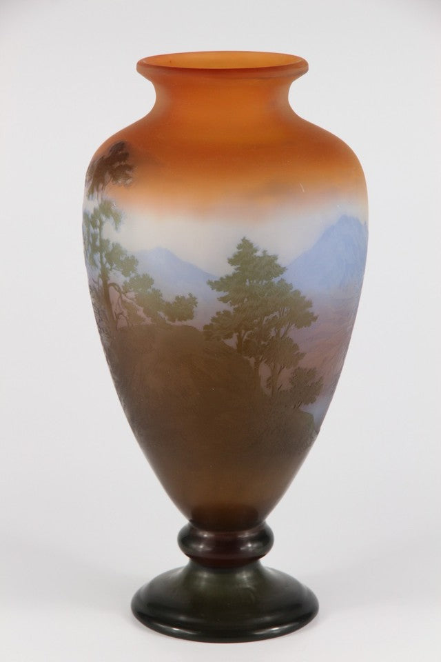 エミールガレ アルプスの山岳風景の花瓶