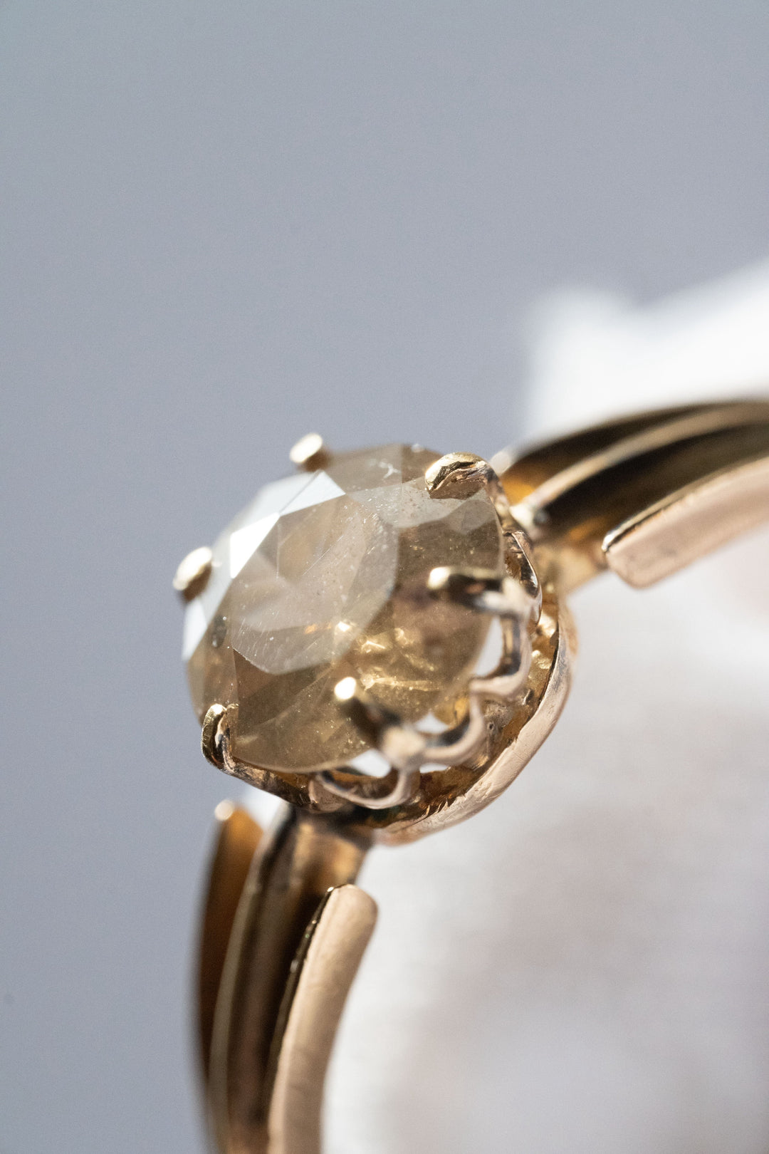 ヴィクトリアン 18Kゴールド 天然大粒ダイヤモンド（推定0.7ct）ソリティアリング