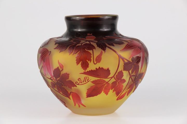 エミール・ガレ クレマチス文 酸化腐食彫 カメオガラス 花瓶（1925年頃）