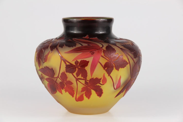 エミール・ガレ クレマチス文 酸化腐食彫 カメオガラス 花瓶（1925年頃）