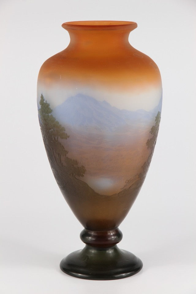 エミールガレ アルプスの山岳風景の花瓶