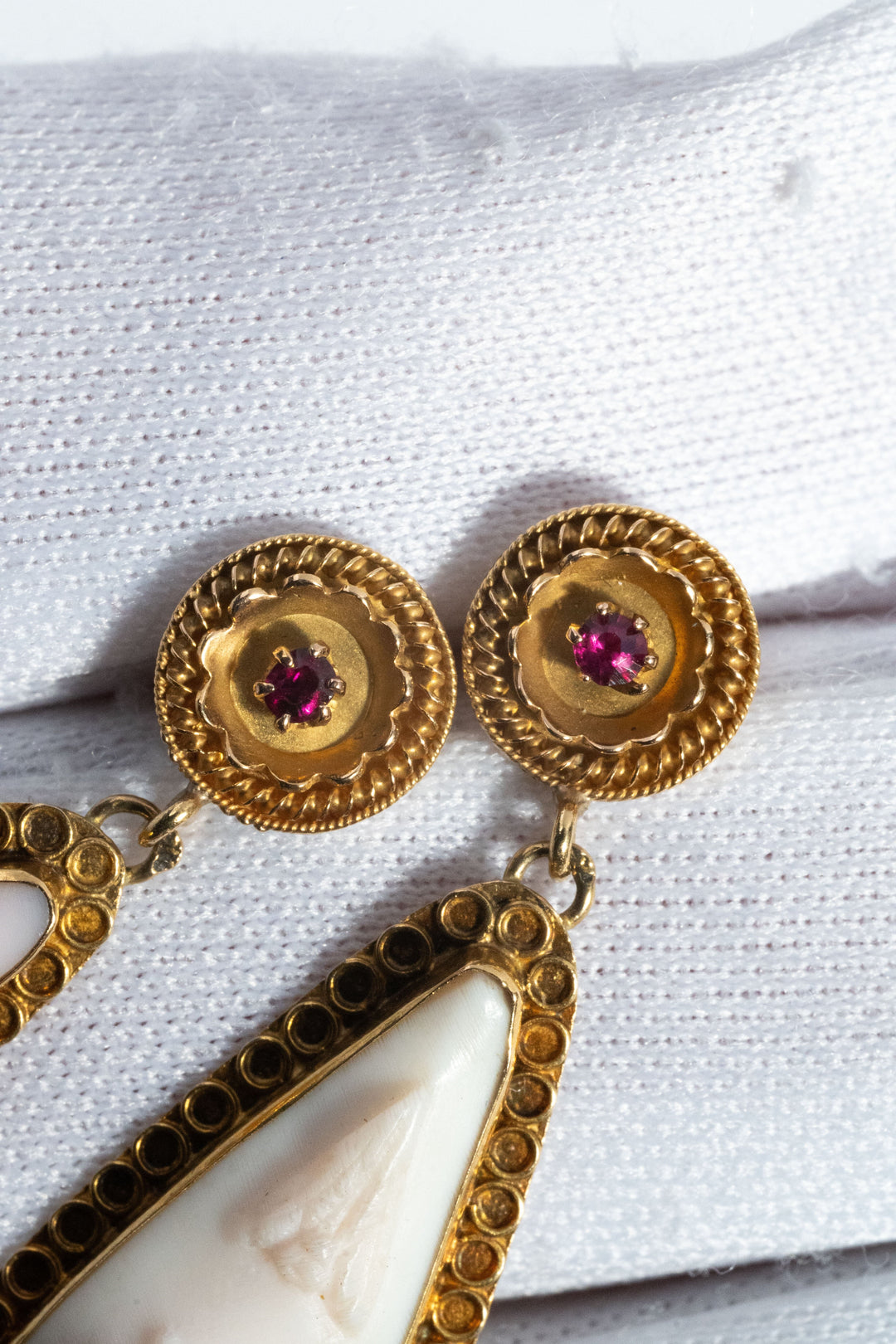 19世紀 ヴィクトリアン 15金 7.2g ルビー & 珊瑚カメオ エトルスカン・スタイル・ピアス