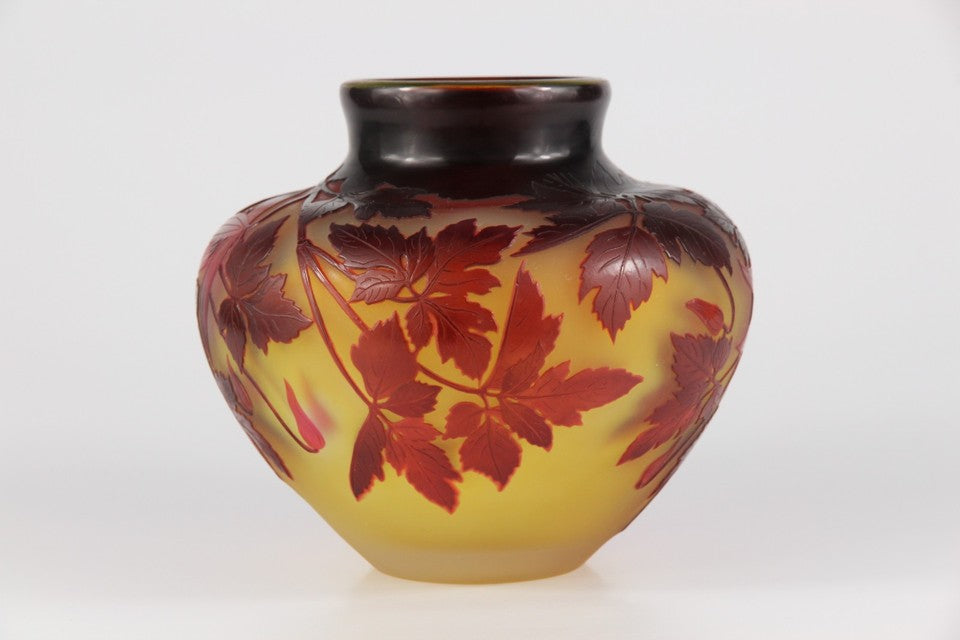 エミール・ガレ クレマチス文 酸化腐食彫 カメオガラス 花瓶（1925年頃）