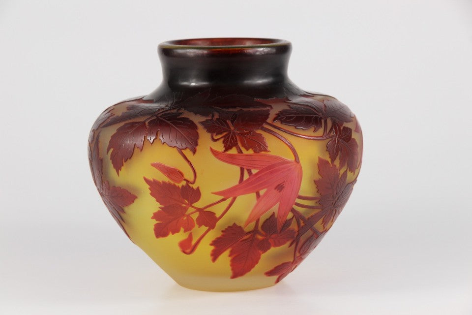 エミール・ガレ クレマチス文 酸化腐食彫 カメオガラス 花瓶（1925年頃）