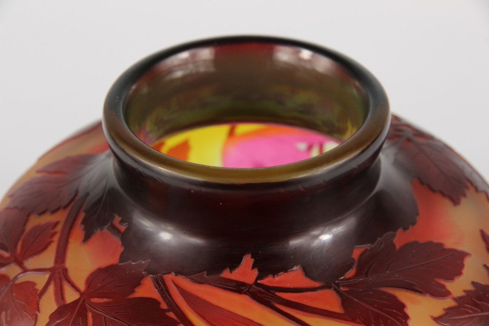 エミール・ガレ クレマチス文 酸化腐食彫 カメオガラス 花瓶（1925年頃）