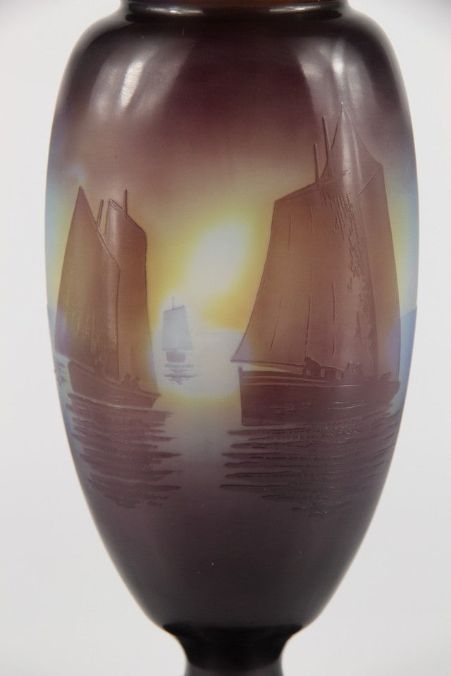 エミール・ガレ 帆船文 酸化腐食彫 カメオガラス 花瓶（1920年頃）