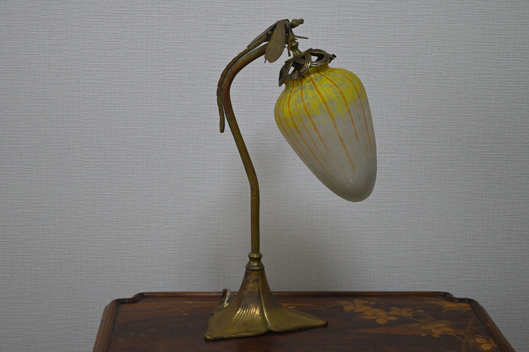 【保証書/箱付き】ドーム兄弟（ドームナンシー）トンボの装飾が描かれているアンティークテーブルランプ