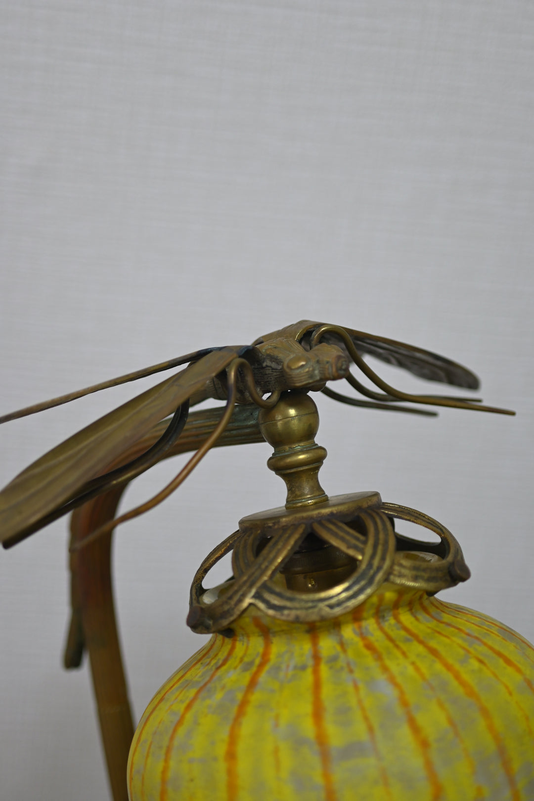 【保証書/箱付き】ドーム兄弟（ドームナンシー）トンボの装飾が描かれているアンティークテーブルランプ