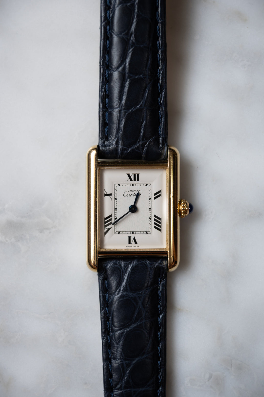廃盤マスト ドゥ カルティエ タンク　ユニセックス ヴィンテージウォッチ 飛びローマン MMサイズ 純銀に18Kヴェルメイユ
