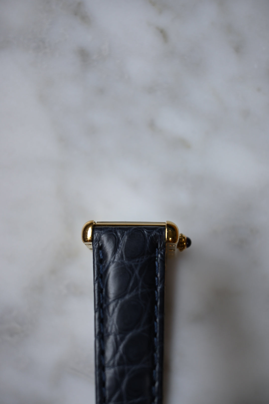 廃盤マスト ドゥ カルティエ タンク　ユニセックス ヴィンテージウォッチ 飛びローマン MMサイズ 純銀に18Kヴェルメイユ