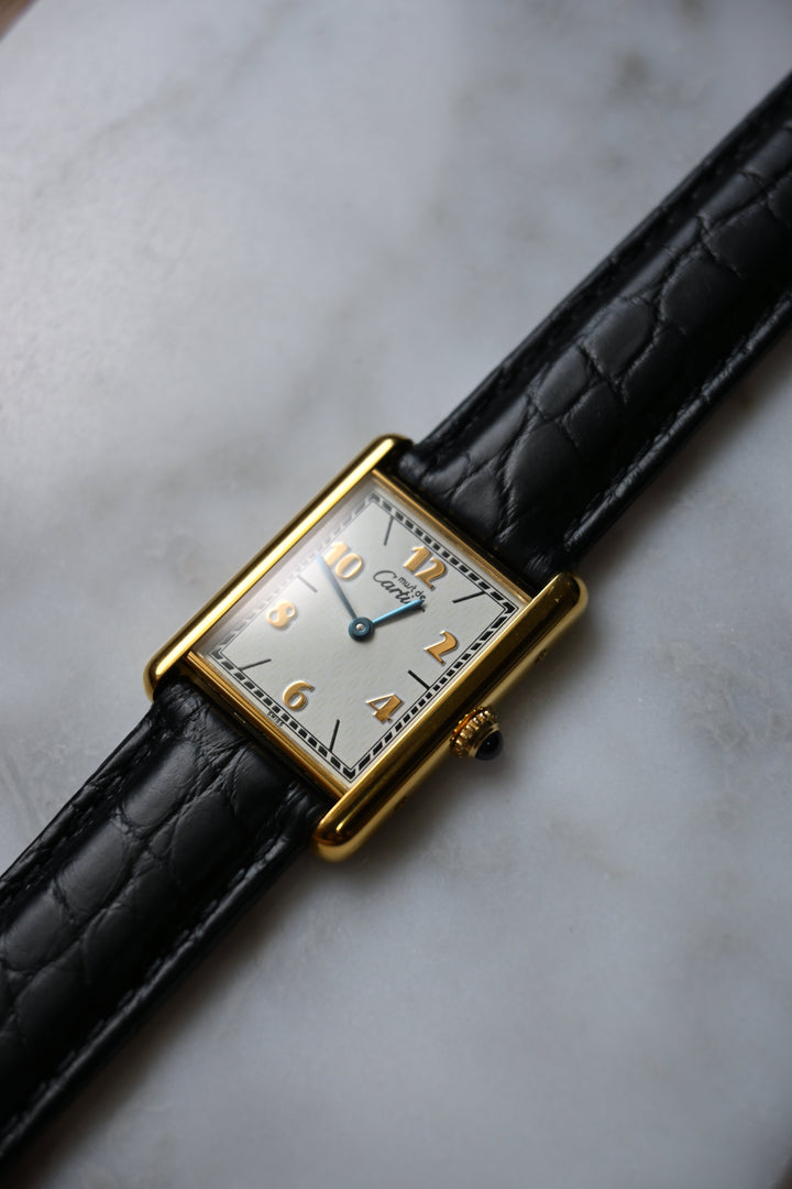 【保証書付】廃盤マスト ドゥ カルティエ タンク　ユニセックス ヴィンテージウォッチ 飛びアラビア LMサイズ 純銀に18Kヴェルメイユ