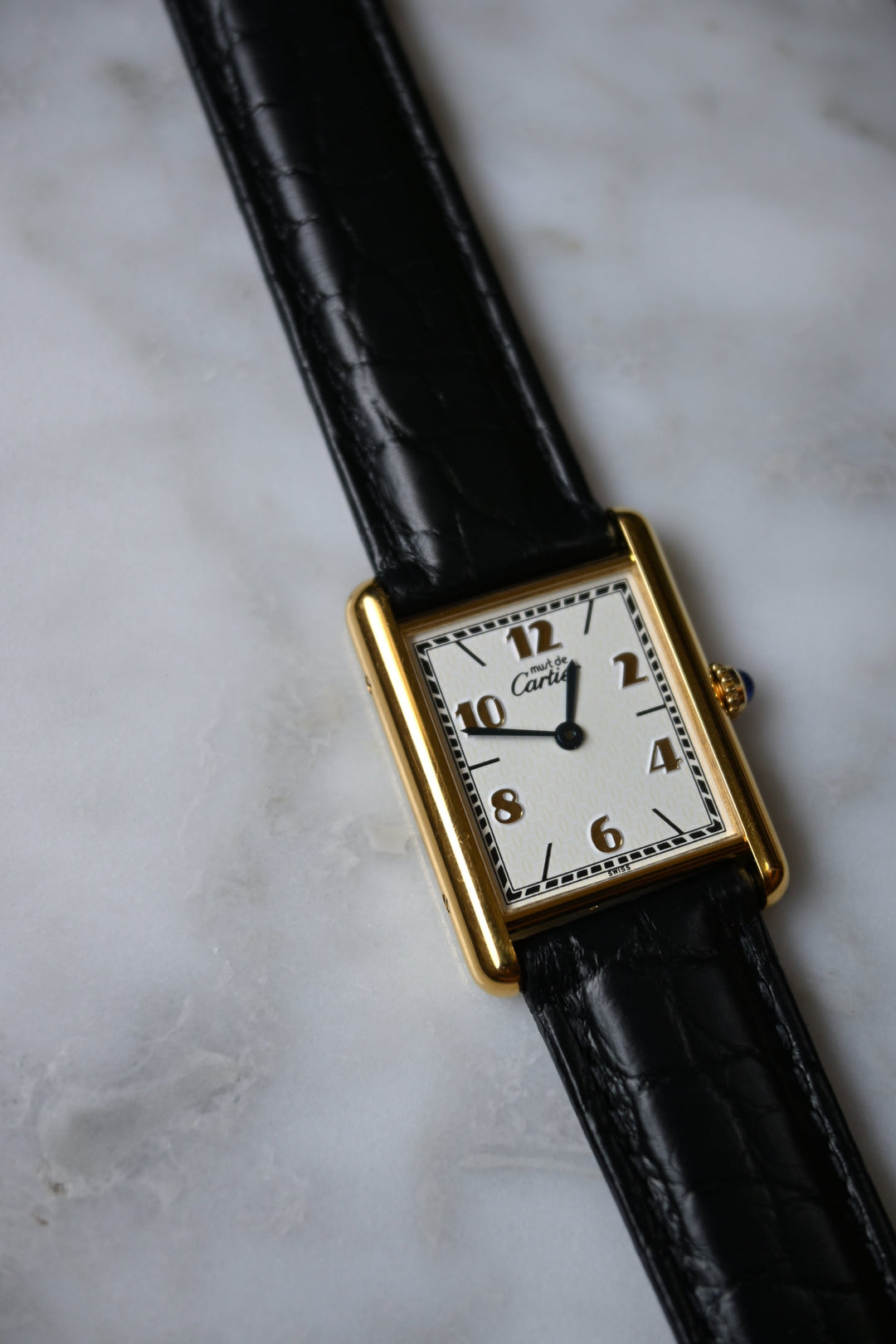 【保証書付】廃盤マスト ドゥ カルティエ タンク　ユニセックス ヴィンテージウォッチ 飛びアラビア LMサイズ 純銀に18Kヴェルメイユ