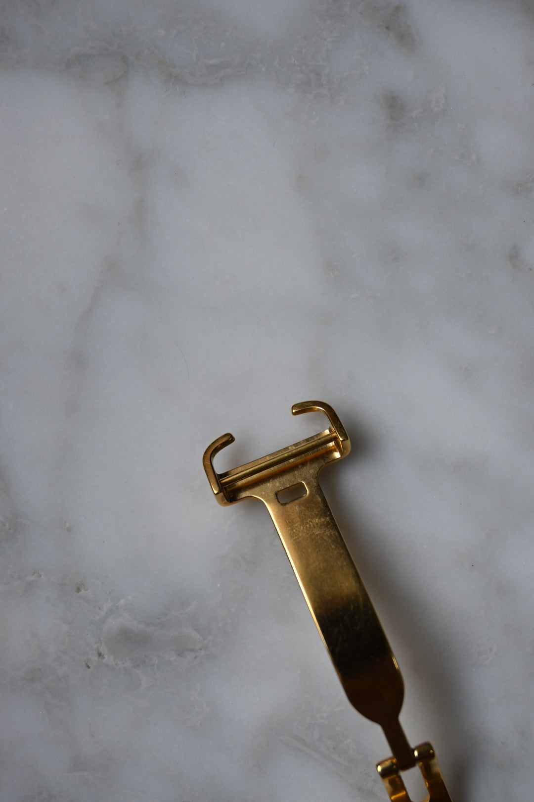 【保証書付】廃盤マスト ドゥ カルティエ タンク　ユニセックス ヴィンテージウォッチ 飛びアラビア LMサイズ 純銀に18Kヴェルメイユ