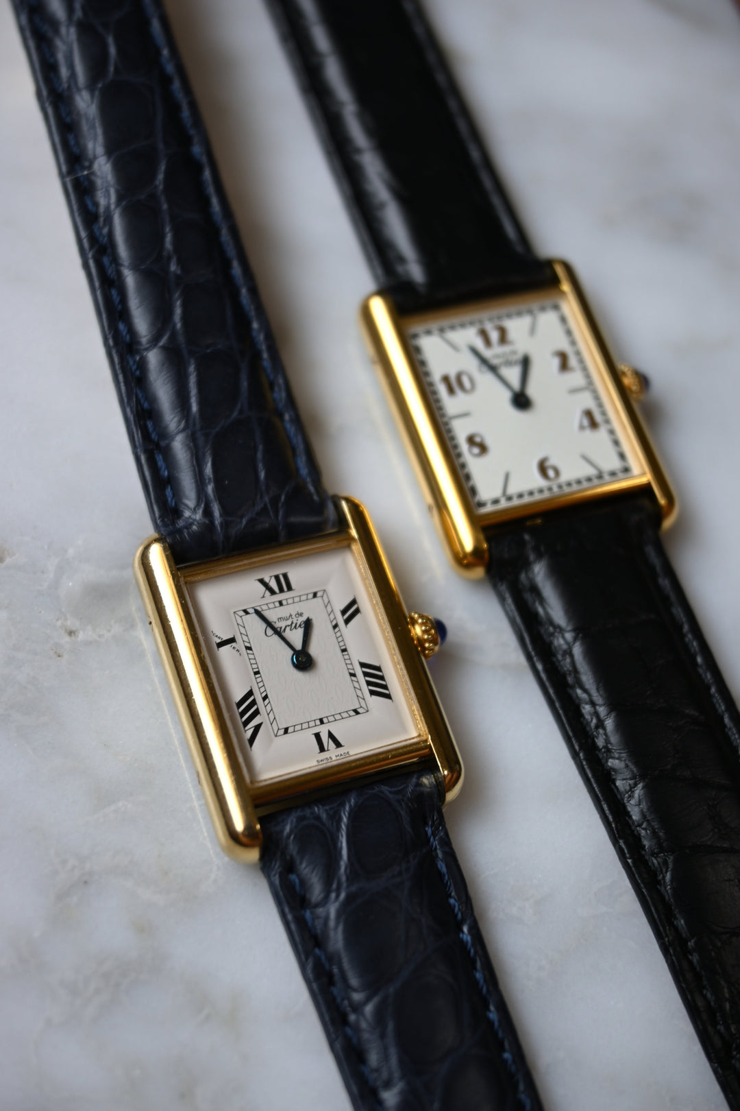 廃盤マスト ドゥ カルティエ タンク　ユニセックス ヴィンテージウォッチ 飛びローマン MMサイズ 純銀に18Kヴェルメイユ