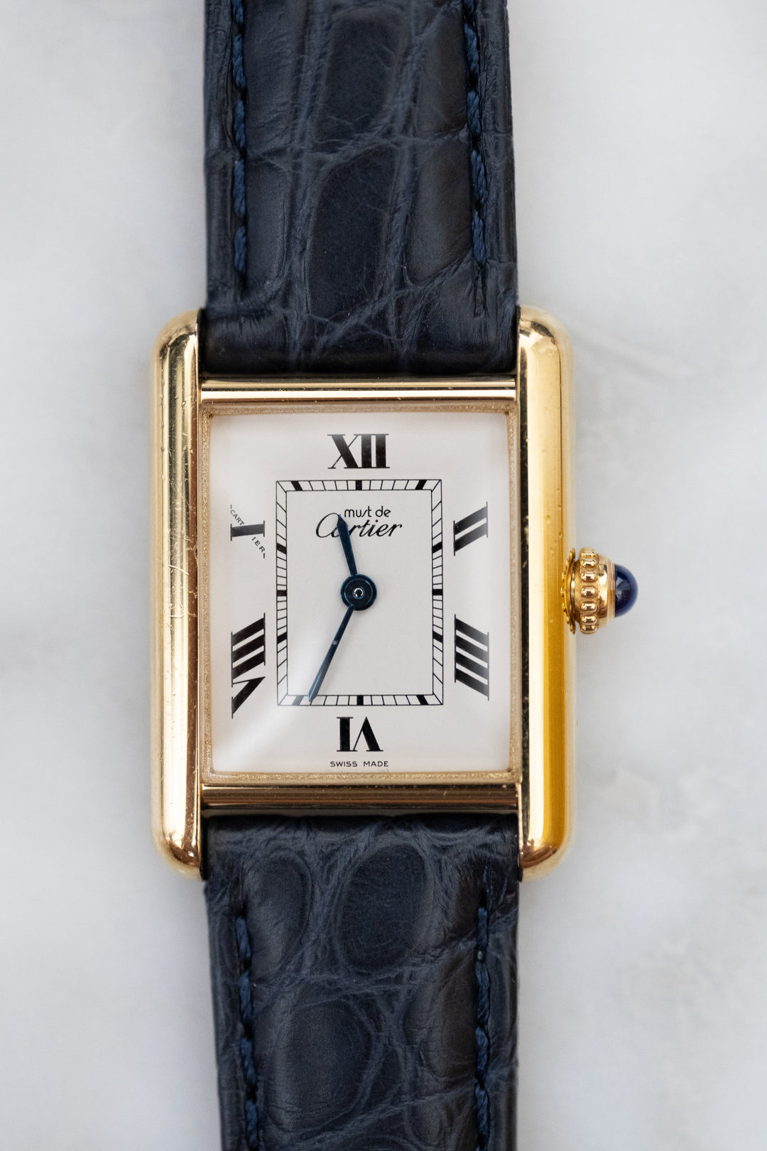 廃盤マスト ドゥ カルティエ タンク　ユニセックス ヴィンテージウォッチ 飛びローマン MMサイズ 純銀に18Kヴェルメイユ