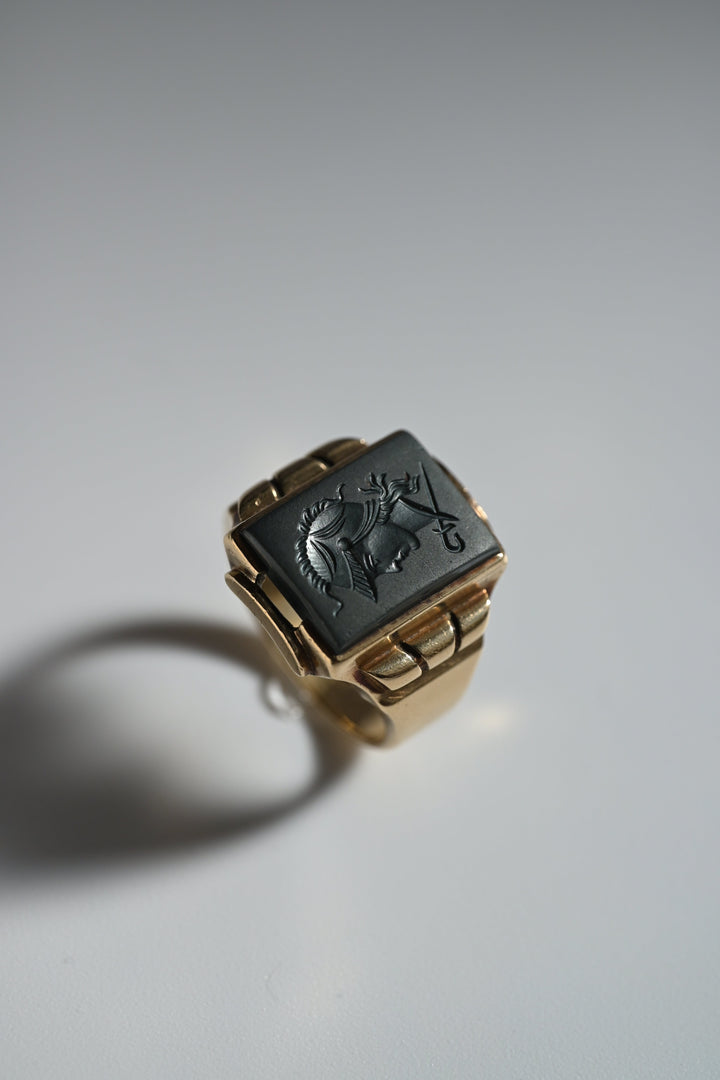 10K 9.58g ナイト・インタリオ・シグネットリング