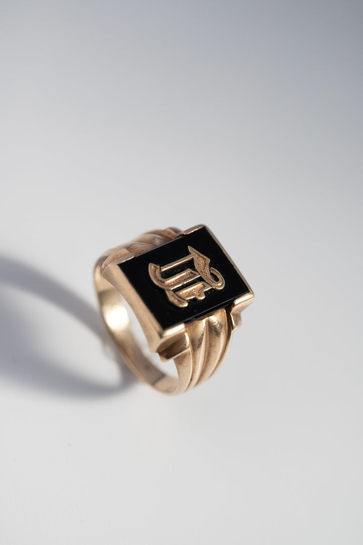 10K 1950s ヴィンテージ・ブラックオニキス・シグネットリング（イニシャル "L"）