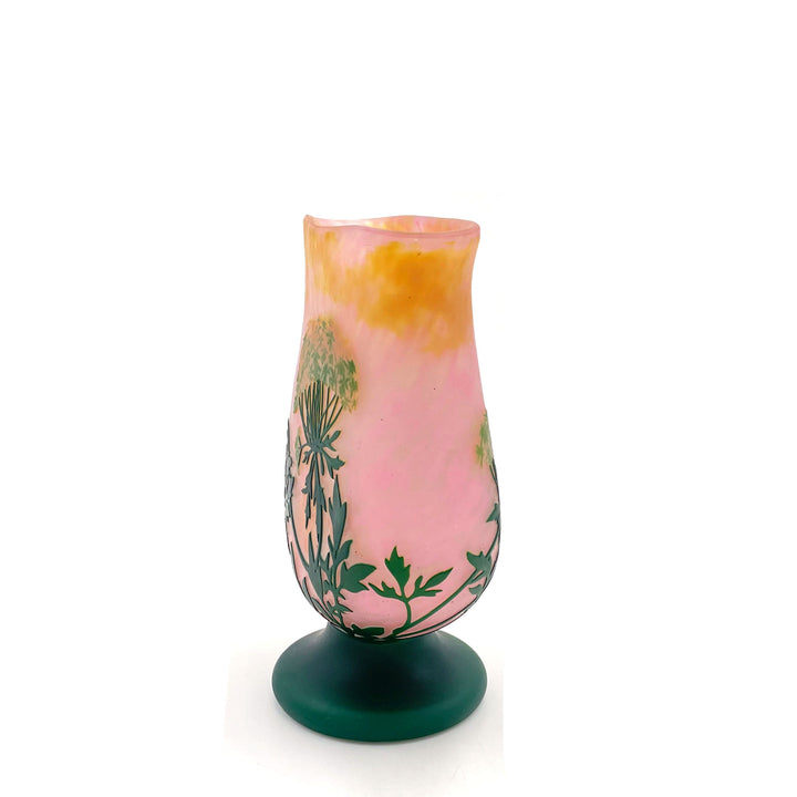 ドーム兄弟（ドームナンシー）花と茎が描かれたピンクの花瓶
