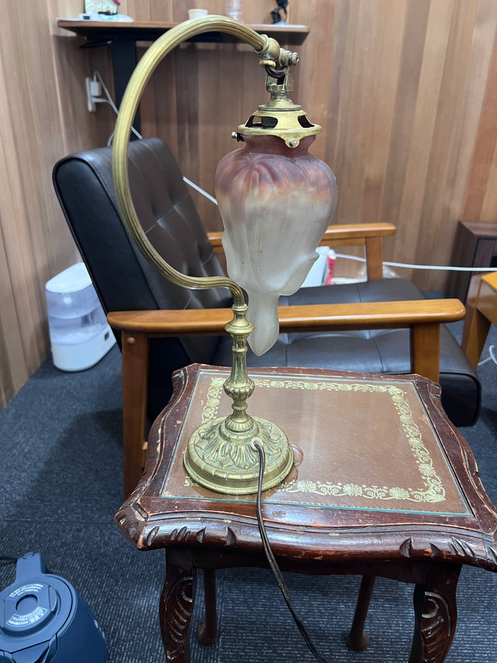 ミューラー兄弟【華鬘草型/ケマンソウ型】のアンティークテーブルランプ アールヌーボー時代