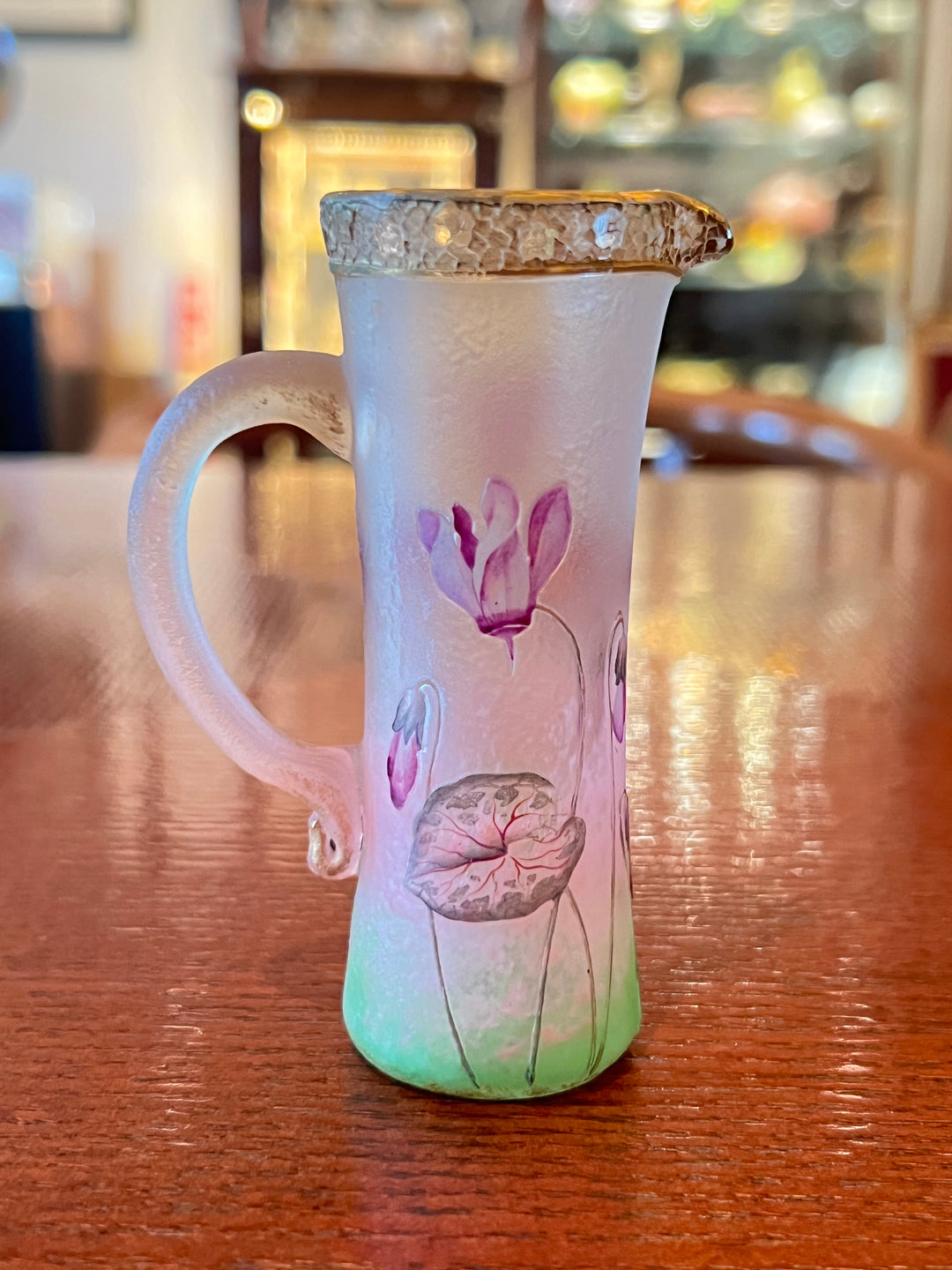 ドーム兄弟（ドームナンシー）シクラメンの花の水差し型花瓶