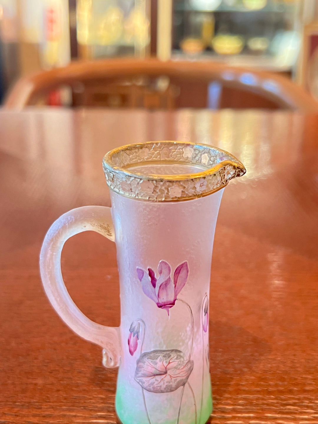 ドーム兄弟（ドームナンシー）シクラメンの花の水差し型花瓶
