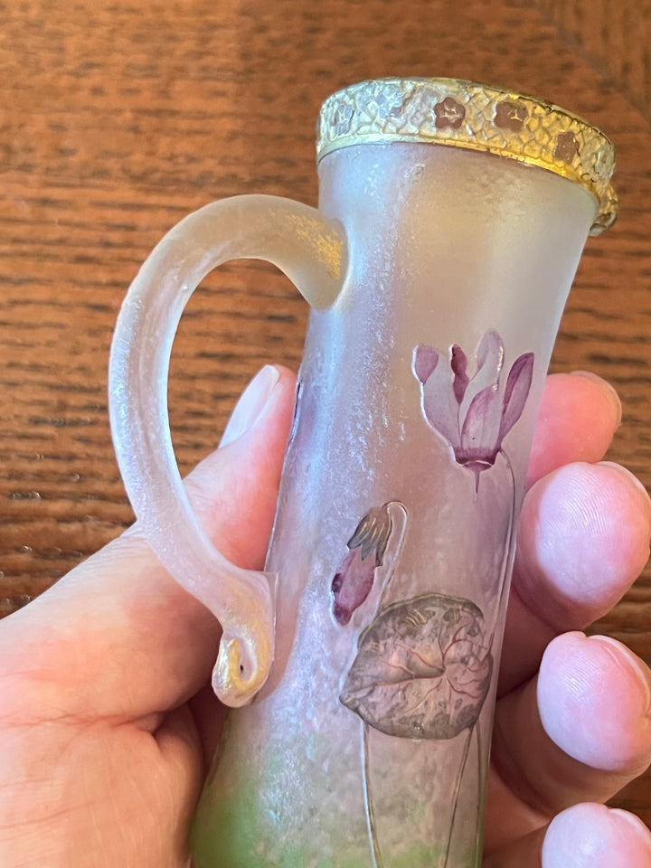 ドーム兄弟（ドームナンシー）シクラメンの花の水差し型花瓶