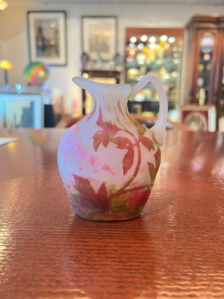 ドーム兄弟（ドームナンシー）ケマンソウの花の水差し型花瓶