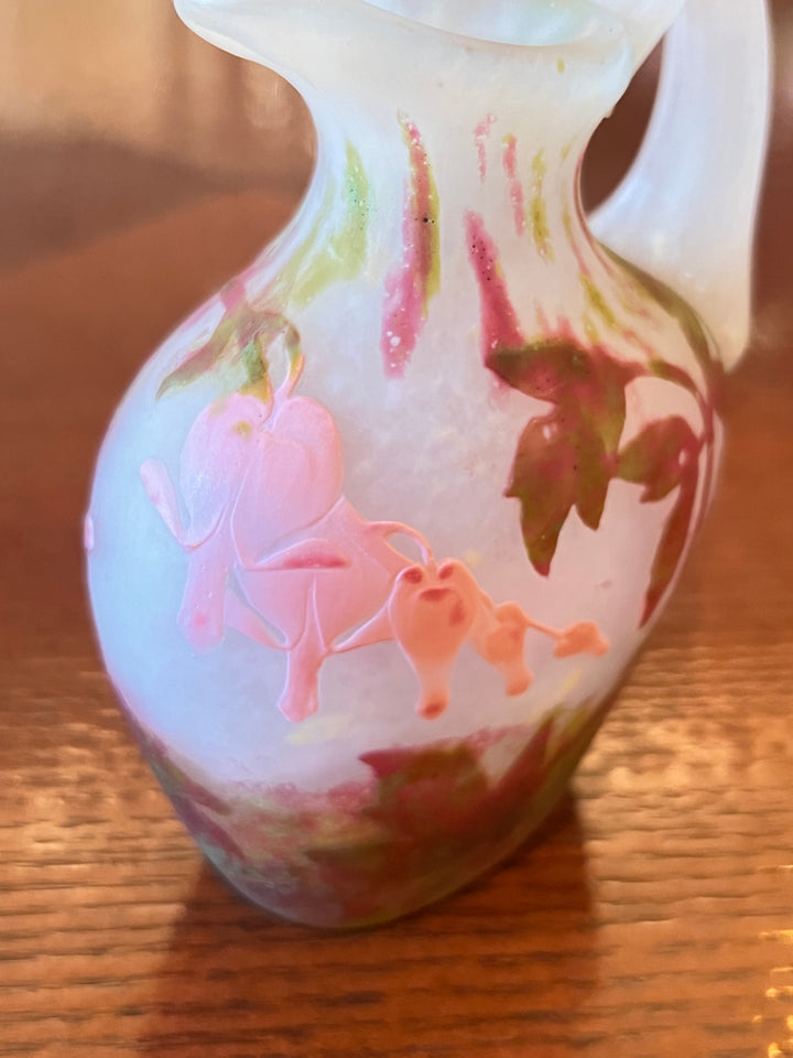 ドーム兄弟（ドームナンシー）ケマンソウの花の水差し型花瓶