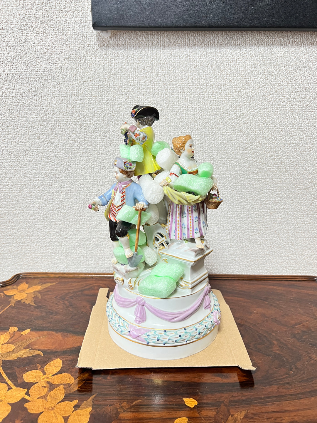 （委託品）マイセン 人形 子供 庭師 J.J.ケンドラー NO.B60 1860年頃
