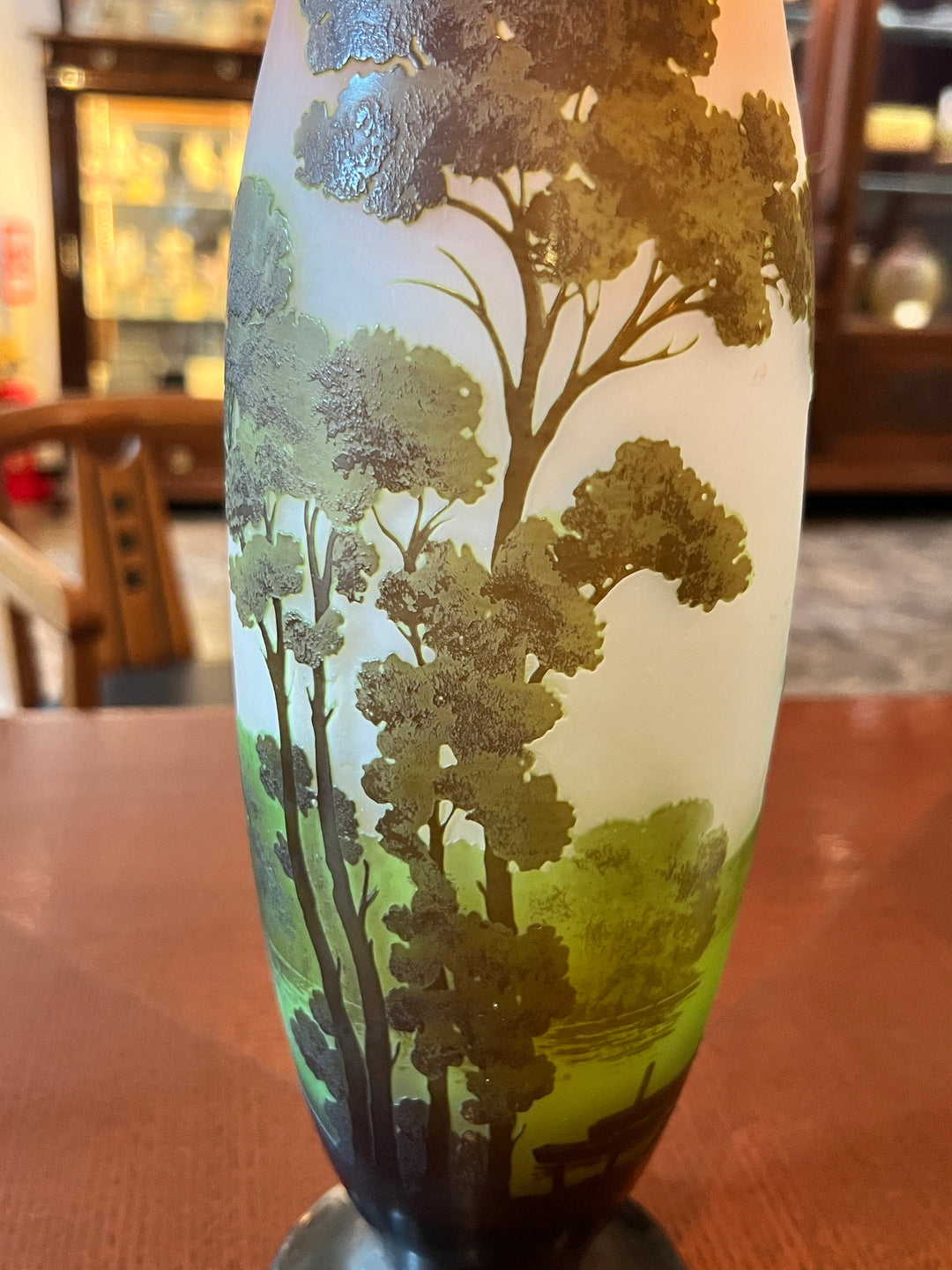 エミールガレ 湖の風景が描かれた山岳花瓶 アールヌーボー期 1920年頃の作品