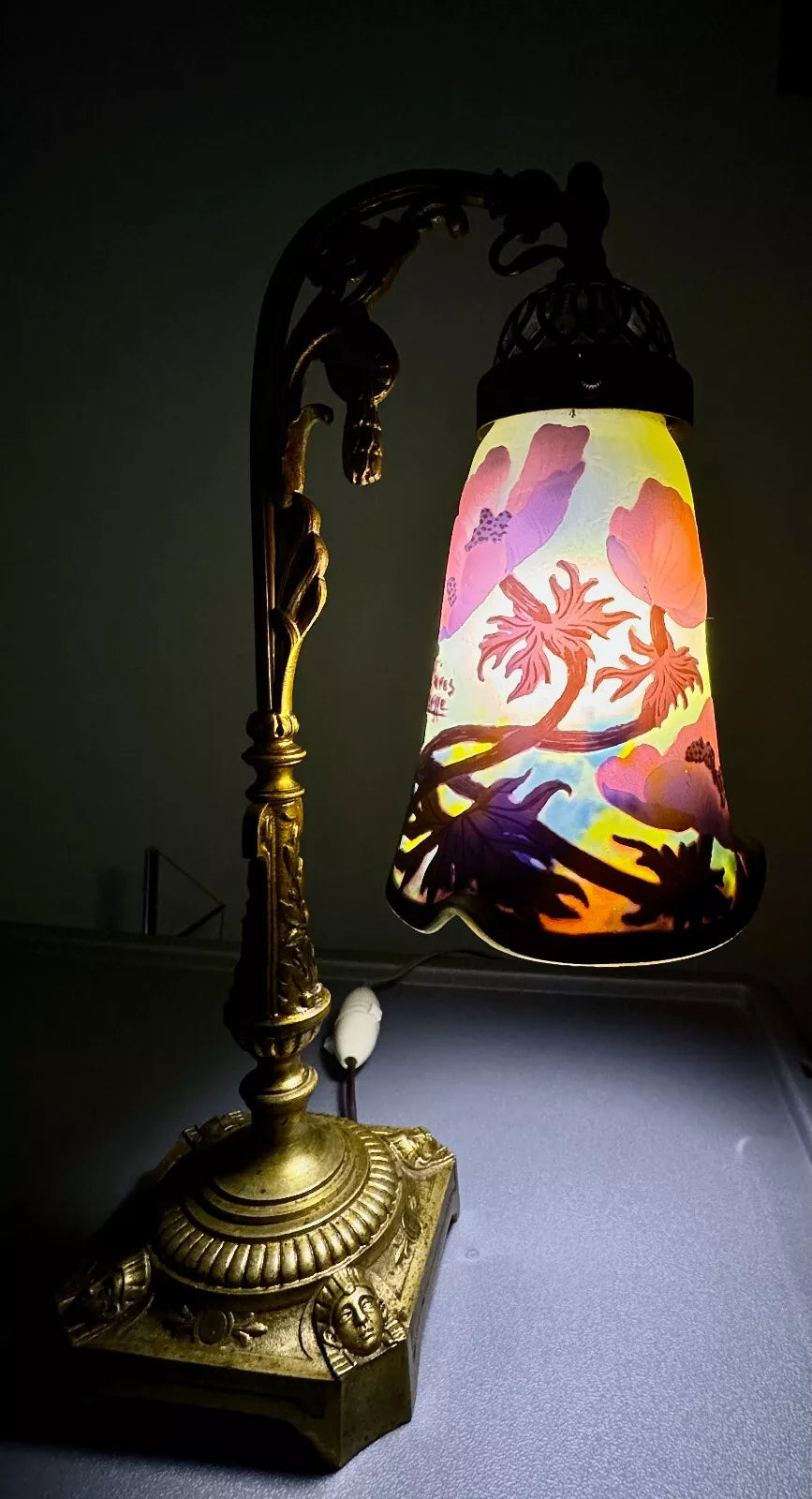 ミューラー兄弟 アネモネの花のアンティークテーブルランプ