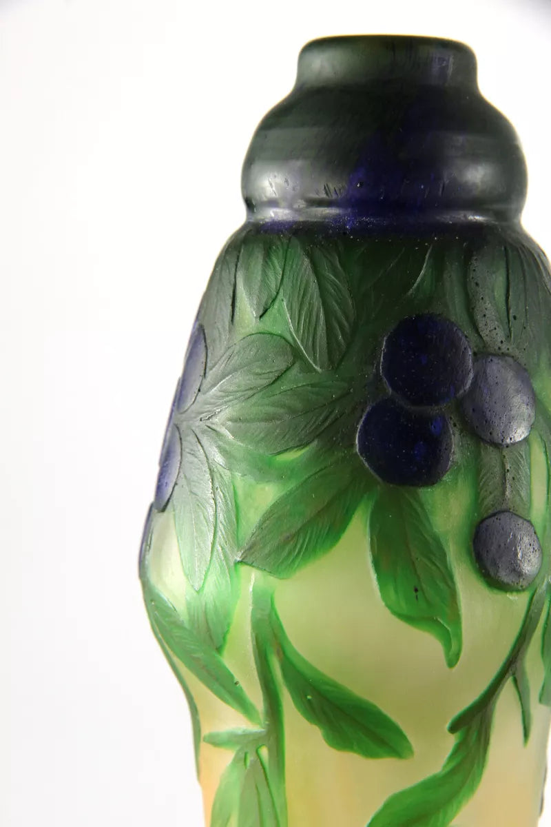 ドーム兄弟（ドームナンシー）スピノサスモモの実が描かれた花瓶