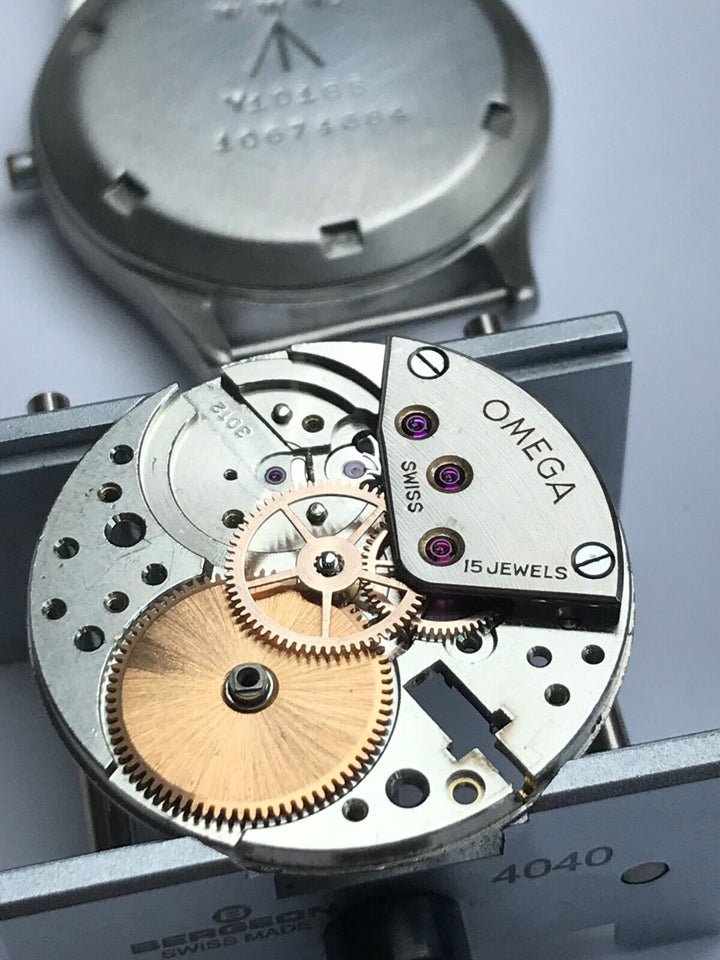 オメガ WW2 ダーティーダースウォッチ cal.30T2  希少な「VB」文字盤